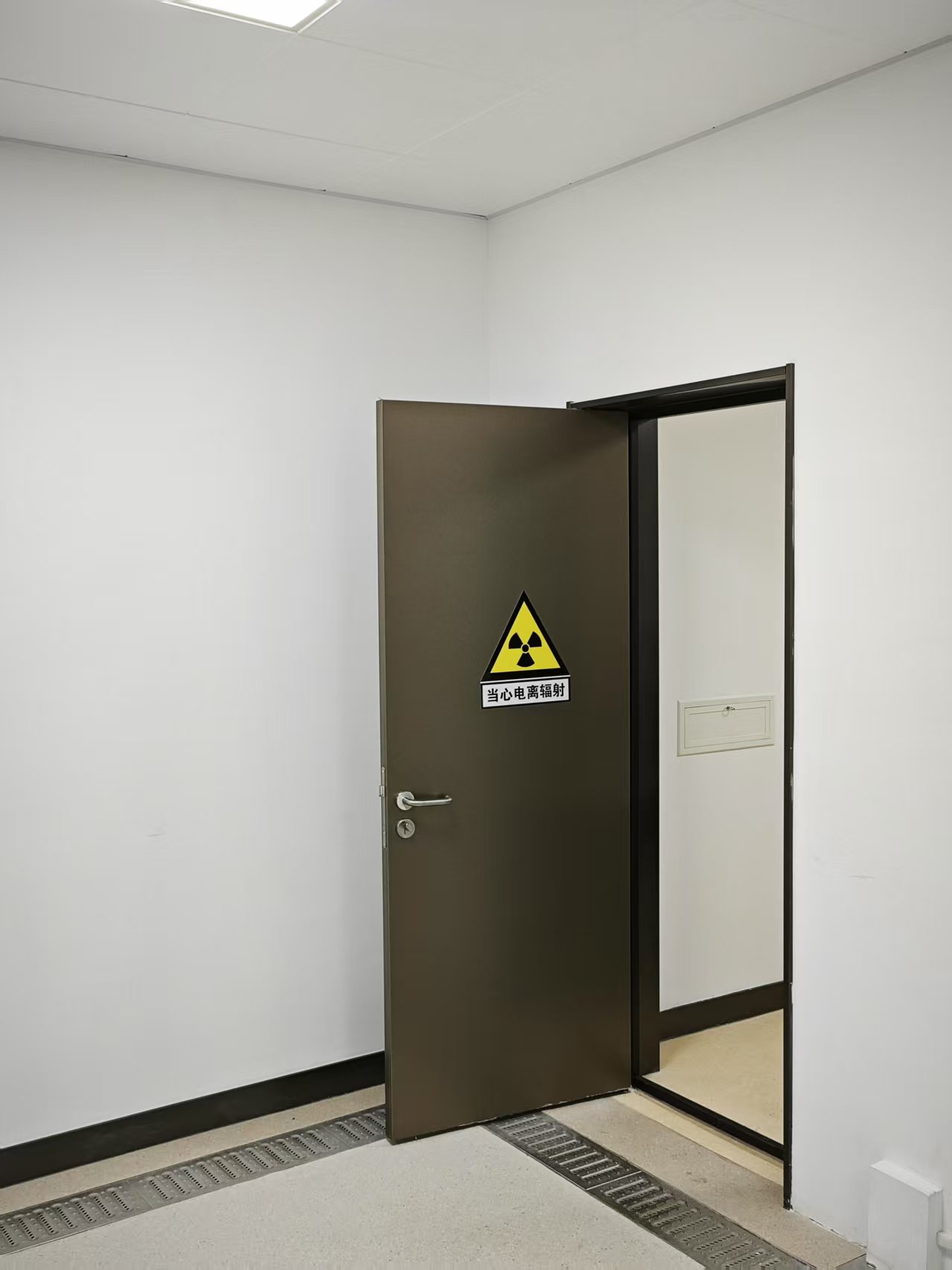 满城CT室手动单开防护铅门